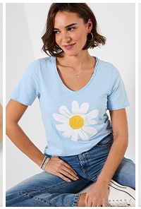 Delightful Daisy Graphic T-Shirt