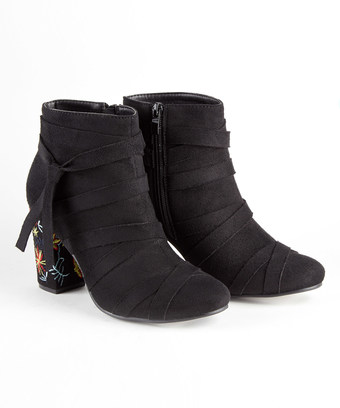 Creative Embroidered Boots Creative Embroidered Boots