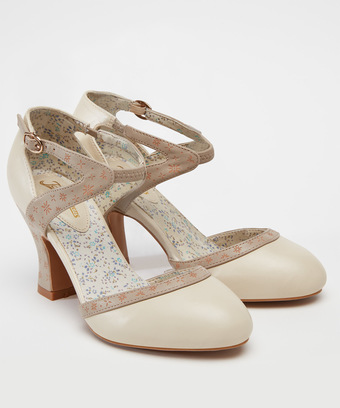 Sweet Elinor's Shoes Sweet Elinor's Shoes