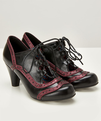 Uniquely Vintage Tie Shoes Uniquely Vintage Tie Shoes