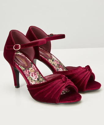 Fabulous And Feminine Velvet Shoes Fabulous And Feminine Velvet Shoes