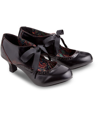 Burnished Vintage Tie Shoes Burnished Vintage Tie Shoes