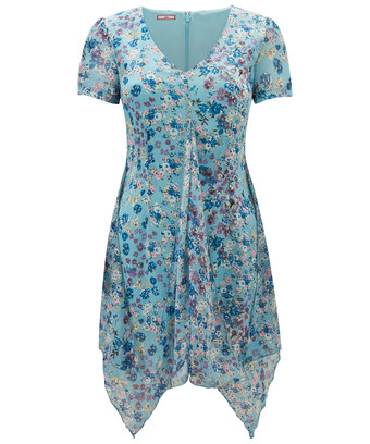Free Flowing Floral Blouse Free Flowing Floral Blouse